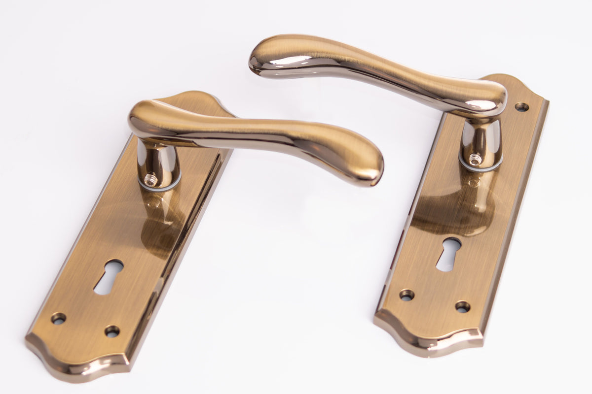 SONNATO BARI MAHOGANY LEVER ON PLATE HANDLES