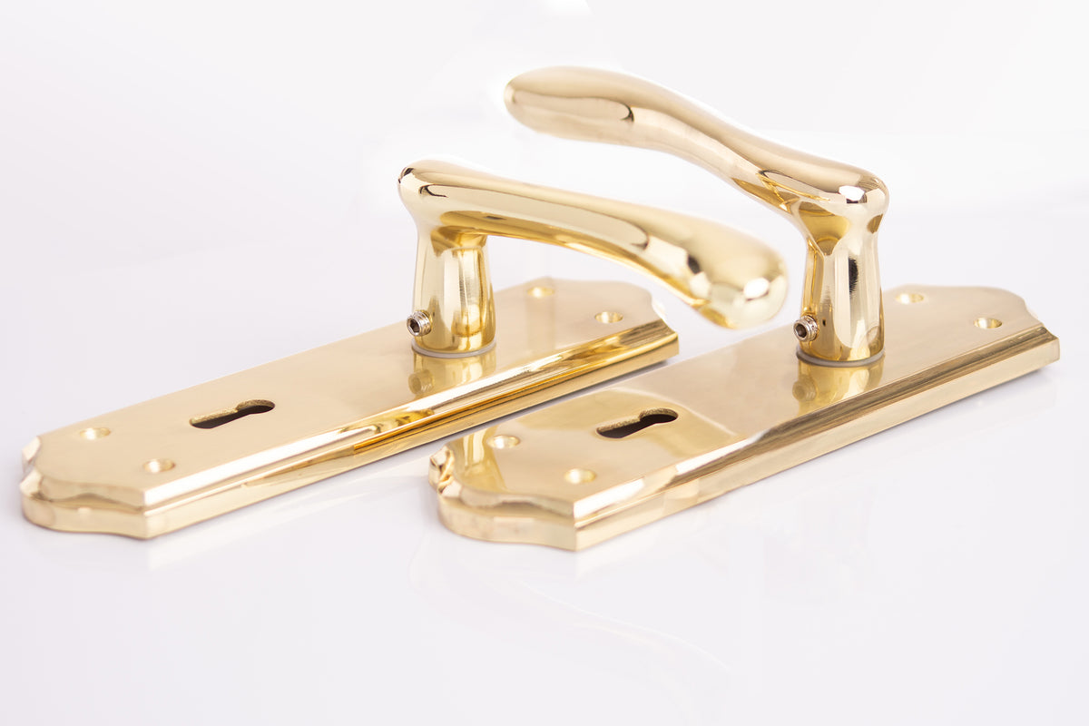SONNATO BARI BRASS LEVER ON PLATE HANDLES