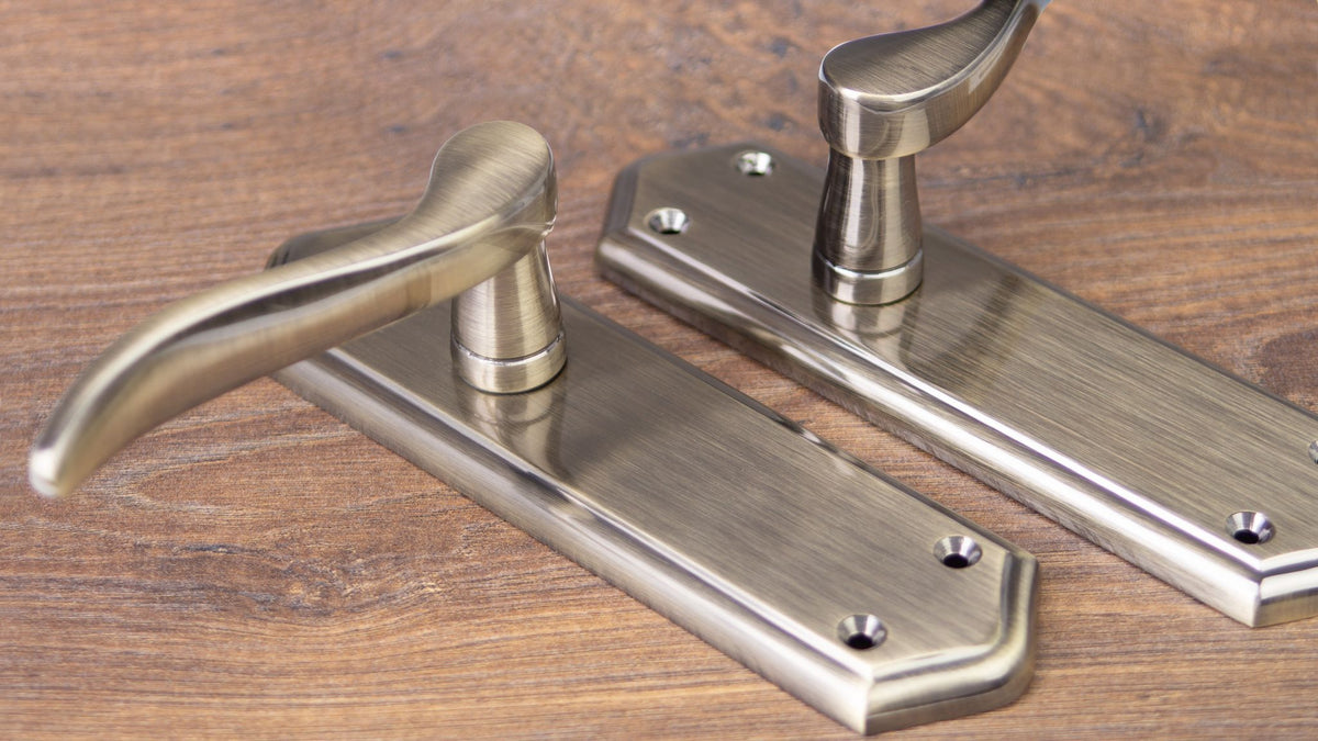 SONNATO TORINO BRONZE LEVER ON LATCH HANDLES