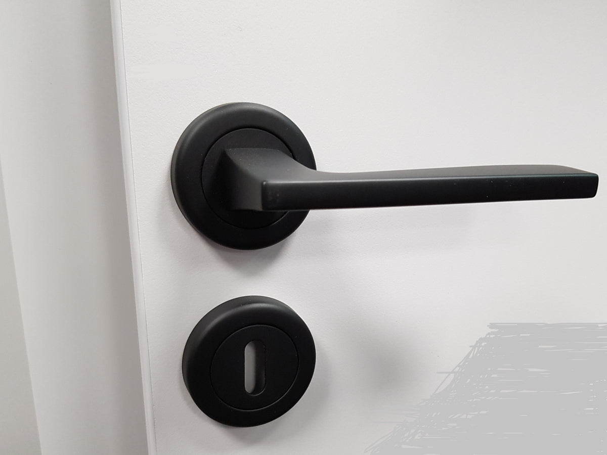SONNATO GENOA MATT BLACK  LEVER ON ROSE HANDLES
