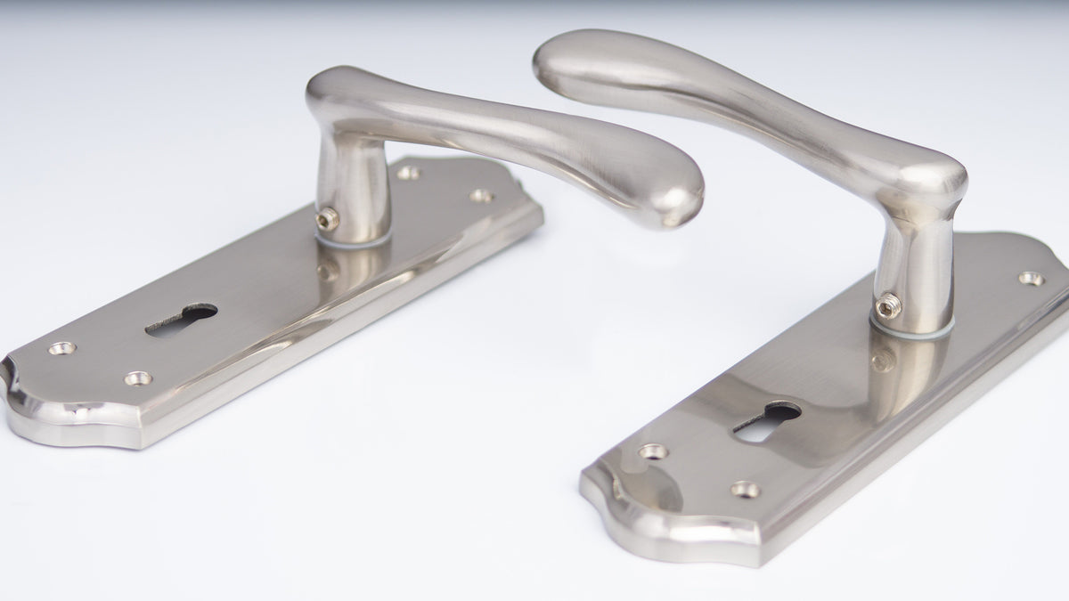 SONNATO BARI SATIN CHROME LEVER ON PLATE HANDLES