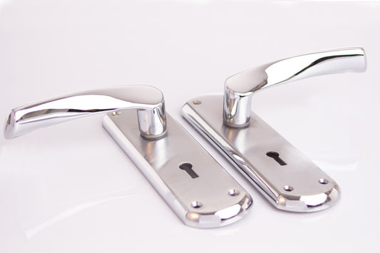 SONNATO VERONA PC/SC LEVER ON PLATE HANDLES