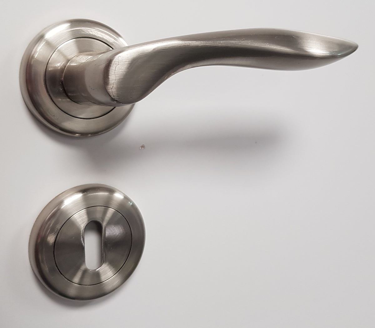 SONNATO PIETA SATIN CHROME LEVER ON ROSE HANDLES