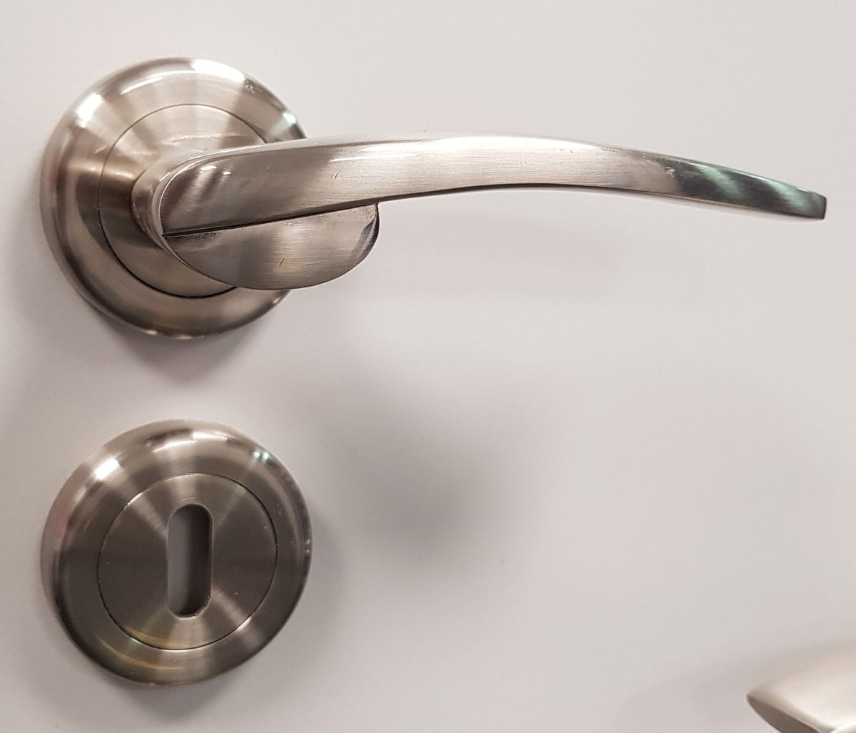 SONNATO MONZA SATIN CHROME LEVER ON ROSE HANDLES